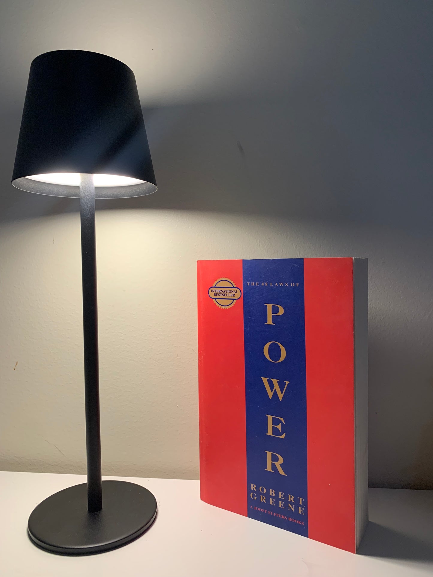 The 48 Laws of Power || Robert Greene